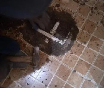 江阳卫生间漏水维修公司为您分享下卫生间渗水如何处理及注意事项